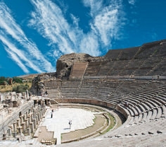 Textiler Sonnenschutz für Griechisches Theater In Theatern wie diesem wurden zahlreiche Sonnensegel parallel eingesetzt