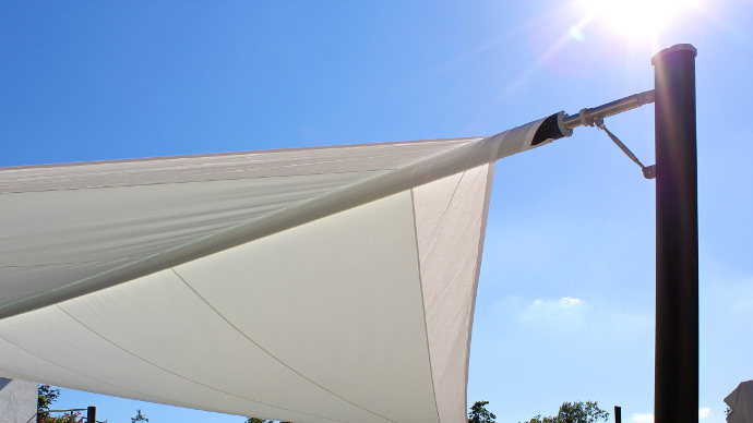 Sunsilk Nano mit Schutzumrandung - das Hightech Segeltuch für Sonnensegel in elektrisch aufrollbar