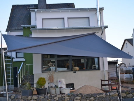 Limburg - Sonnensegel über Terrasse