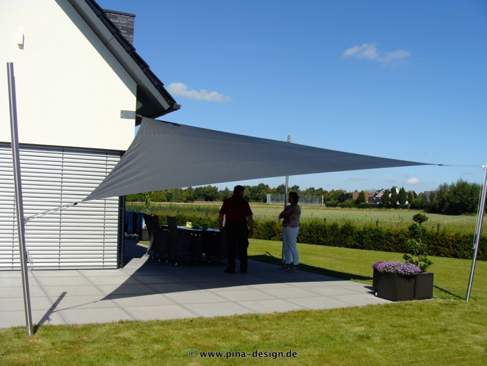 Sonnensegel für Garten, Terrasse oder Balkon kaufen! Das Sonnensegel in 5  Größen und 6 Farben ist sofort in unserem Shop lieferbar.