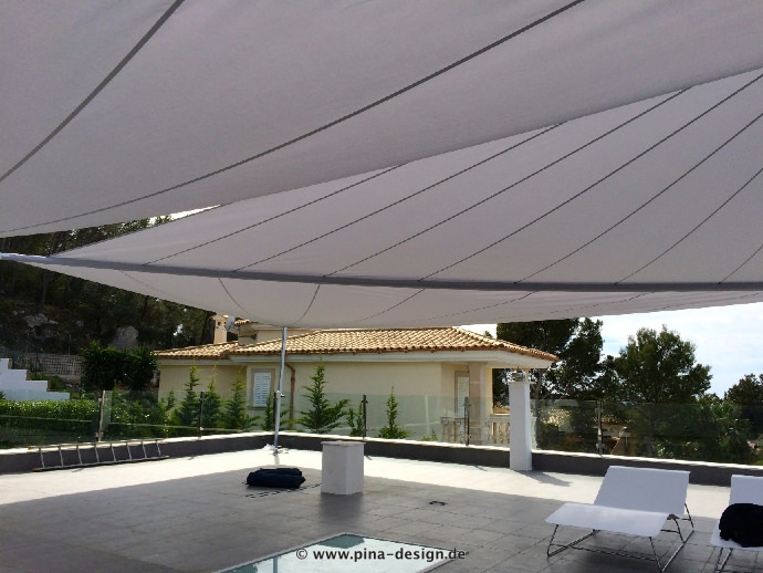 Zwei Sonnensegel - elektrisch - auf Mallorca über Dachterrasse