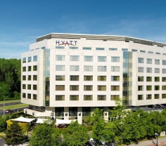 Sonnensegel aufrollbar in manuell für das Hyatt Hotel Warschau