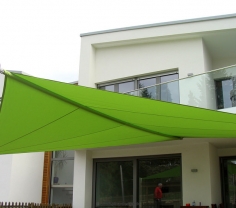Sonnensegel manuell aufrollbar auf Terrasse in Dortmund von Pina Design®
