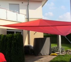 Oerlinghausen - Sonnensegel über Terrasse