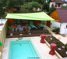 Sonnensegel elektrisch aufrollbar Sonnensegel elektrisch aufrollbar am Pool in Erfurt von Pina Design®
