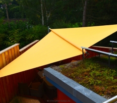 Nideggen in der Eifel - Sonnensegel über Terrasse