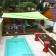 Sonnensegel elektrisch aufrollbar am Pool in Erfurt von Pina Design®